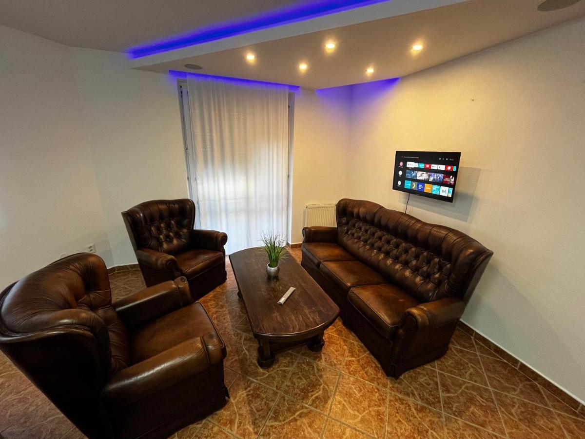 Apartman Nico Dunajská Streda Esterno foto